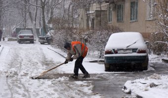 На время непогоды одесситов просят ограничить поездки