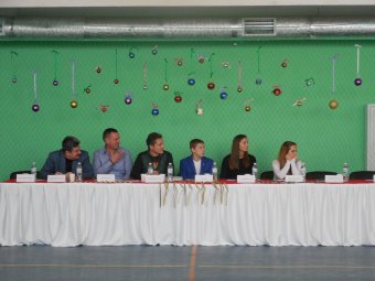 Олимпийские чемпионы поздравили одесских сирот с Новым годом