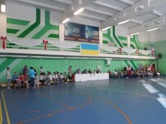 Олимпийские чемпионы поздравили одесских сирот с Новым годом