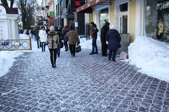 Как одесситы освобождали улицы от снега (фото)