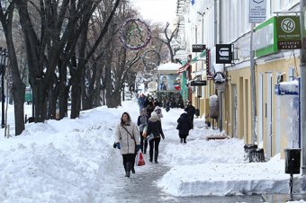 Как одесситы освобождали улицы от снега (фото)