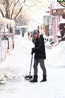 Как одесситы освобождали улицы от снега (фото)