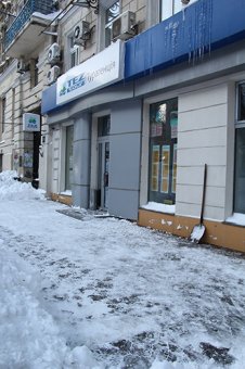 Как одесситы освобождали улицы от снега (фото)