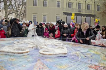 В Одессе установлен рекорд по выпеканию самого большого пряника в Украине (фото)