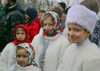 Освящены и установлены колокола на звоннице храма будущей Одесской церковно-приходской школы (фото)