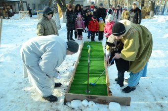 В Суворовском районе проходят Рождественские гуляния