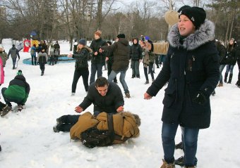 «Снежное побоище» в парке Победы (фото)