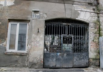 Одесский квартал на Куйбышева: Жизнь в постоянном кошмаре (фото)