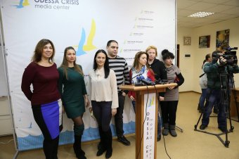 Родители учеников: Директор школы вымогает «добровольные пожертвования» исключительно в долларах (видео)