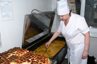 В учебных учреждениях Одессы продолжают ремонтировать пищеблоки