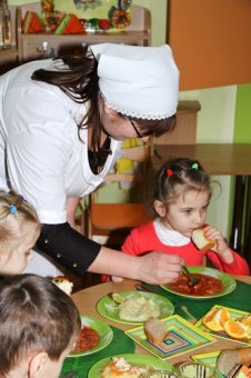 В учебных учреждениях Одессы продолжают ремонтировать пищеблоки