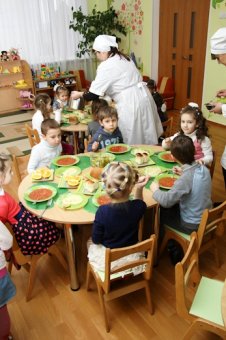 В учебных учреждениях Одессы продолжают ремонтировать пищеблоки