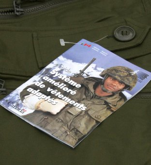 Одесским военным раздали канадскую "гуманитарку"