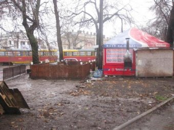 В Одессе продолжается демонтаж объектов незаконной торговли (фото)