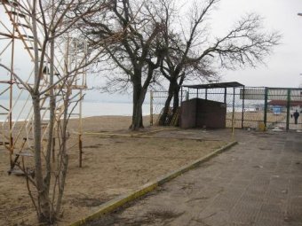 В Одессе продолжается демонтаж объектов незаконной торговли (фото)