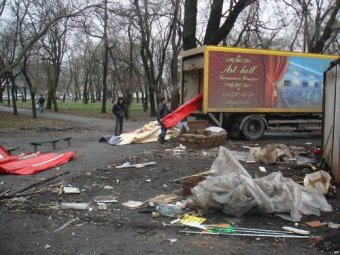 В Одессе продолжается демонтаж объектов незаконной торговли (фото)