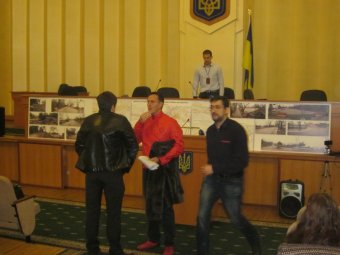 Общественные слушания начнутся минимум через час