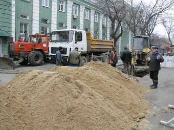 В Одессе ликвидируют «провал» на Градоначальницкой (фото)