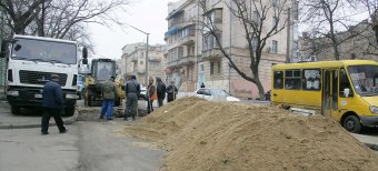 В Одессе ликвидируют «провал» на Градоначальницкой (фото)