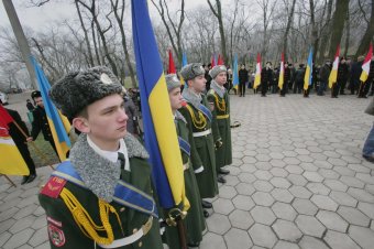 К памятнику воинам-интернационалистам в Одессе легли живые цветы