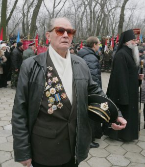 К памятнику воинам-интернационалистам в Одессе легли живые цветы