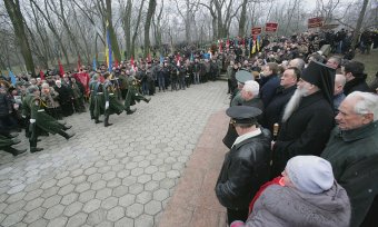 К памятнику воинам-интернационалистам в Одессе легли живые цветы