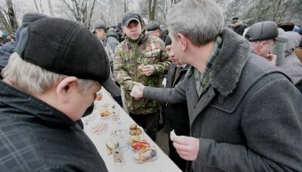 К памятнику воинам-интернационалистам в Одессе легли живые цветы