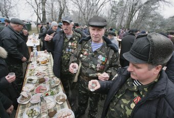 К памятнику воинам-интернационалистам в Одессе легли живые цветы