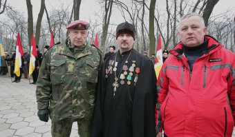 К памятнику воинам-интернационалистам в Одессе легли живые цветы