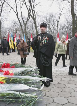 К памятнику воинам-интернационалистам в Одессе легли живые цветы