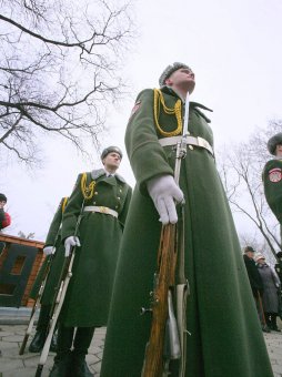 К памятнику воинам-интернационалистам в Одессе легли живые цветы