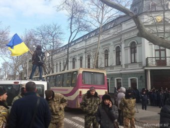 СОБ и Автомайдан вышли на защиту Резвушкина. Правоохранителей прибыло больше... (фото)