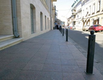 Одесский муниципалитет  борется с парковкой авто на тротуарах (фото)