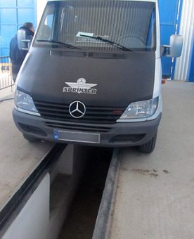Около тонны спирта изъяли в пункте пропуска на границе с Молдовой (фото)
