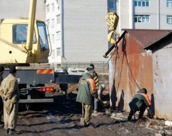 В Одессе продолжается снос незаконно установленных гаражей