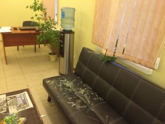 В Одессе совершено повторное нападение на офис Оппозиционного блока (фото)