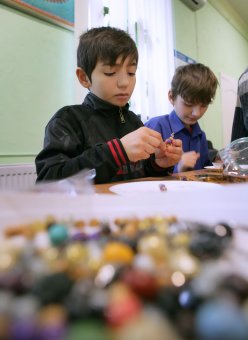 При одесском благотворительном фонде «Дорога к дому» открылась Детская ювелирная школа (фото)