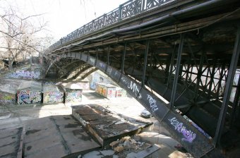 Исторический мост в центре Одессы закрыли из-за аварийного состояния (фото)