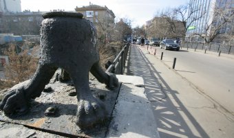 Исторический мост в центре Одессы закрыли из-за аварийного состояния (фото)