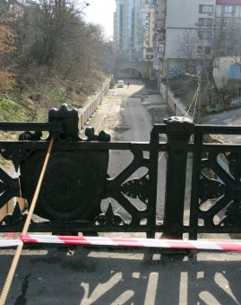 Исторический мост в центре Одессы закрыли из-за аварийного состояния (фото)