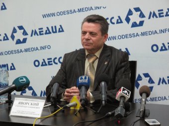 С 1 апреля несовершеннолетние будут получать отдельный документ для выезда заграницу