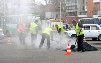 Одесские коммунальщики активно готовят город к весне