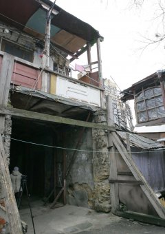 Рухнул еще один старый дом на Молдаванке (фото)
