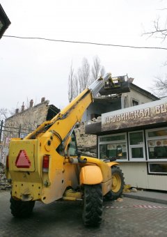 Рухнул еще один старый дом на Молдаванке (фото)