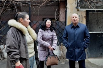 Первый вице-мэр встретился с одесситами, квартиры которых пострадали от пожара (фото)
