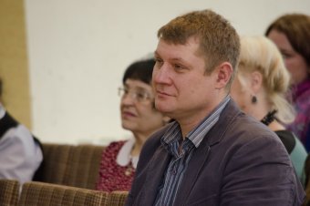 Учителей 1-й одесской гимназии поздравили бывшие выпускники (фото)