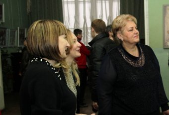 «Цветочный вернисаж» живописи подарил к женскому празднику одесский художник (фото)