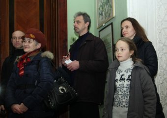 «Цветочный вернисаж» живописи подарил к женскому празднику одесский художник (фото)