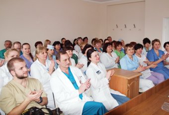 В преддверии 8 Марта награждена главврач одесского роддома (фото)