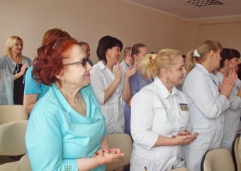 В преддверии 8 Марта награждена главврач одесского роддома (фото)